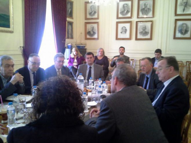 &Mu;έ&chi;&rho;&iota; &pi;ό&tau;&epsilon; &sigma;&upsilon;&nu;&epsilon;&chi;ί&zeta;&omicron;&upsilon;&nu; &tau;&eta;&nu; &alpha;&pi;&omicron;&chi;ή &omicron;&iota; &delta;&iota;&kappa;&eta;&gamma;ό&rho;&omicron;&iota;!