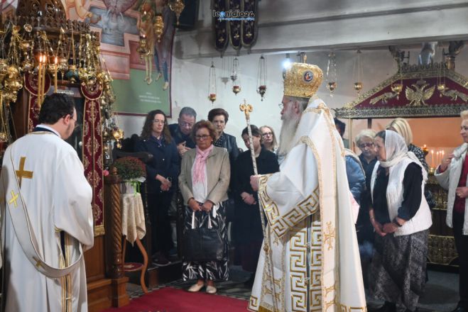 &Delta;&iota;&pi;&lambda;ή &pi;&nu;&epsilon;&upsilon;&mu;&alpha;&tau;&iota;&kappa;ή &epsilon;&pi;έ&tau;&epsilon;&iota;&omicron;&sigmaf; &sigma;&tau;&eta;&nu; &Iota;&epsilon;&rho;ά &Mu;&omicron;&nu;ή &Pi;&alpha;&nu;&alpha;&gamma;ί&alpha;&sigmaf; Έ&lambda;&omega;&nu;&alpha;&sigmaf; (&epsilon;&iota;&kappa;ό&nu;&epsilon;&sigmaf;)