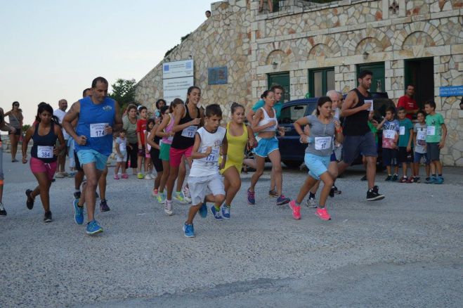 Άτομα κάθε ηλικίας έτρεξαν στον Απολλώνιο Δρόμο! (εικόνες)