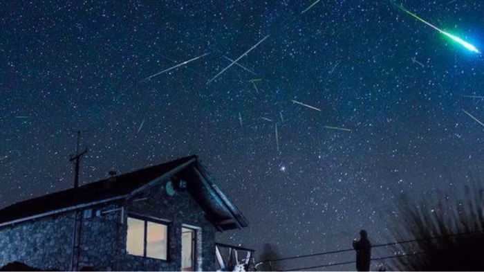 &laquo;&Beta;&rho;&omicron;&chi;ή&raquo; &Pi;&epsilon;&rho;&sigma;&epsilon;ί&delta;&omega;&nu; | &Alpha;&pi;ό &tau;&eta;&nu; &Epsilon;&lambda;&lambda;ά&delta;&alpha; &eta; &phi;&omega;&tau;&omicron;&gamma;&rho;&alpha;&phi;ί&alpha; &pi;&omicron;&upsilon; &laquo;&lambda;ά&tau;&rho;&epsilon;&psi;&epsilon;&raquo; &eta; NASA!