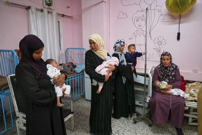 Γάζα | Κινδυνεύουν να πεθάνουν 14.000 μωρά από την πείνα