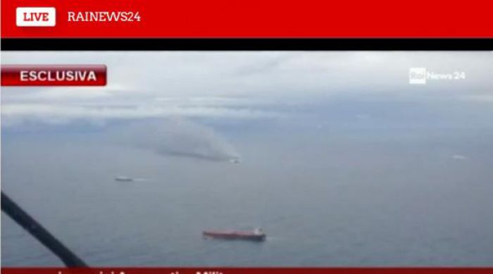 Δείτε βίντεο από το φλεγόμενο πλοίο ανοιχτά της Κέρκυρας ...