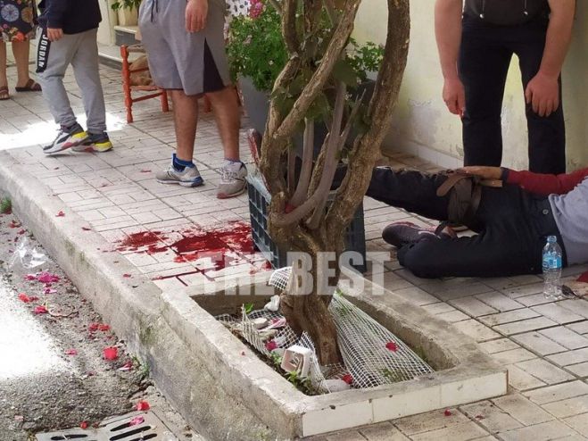 Μαχαιρώματα, αίματα και τραυματίες σε λαϊκή της Πάτρας!