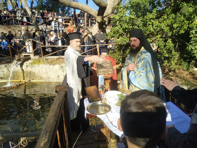 &Lambda;&epsilon;&beta;ί&delta;&iota; | &Omicron; &Alpha;&gamma;&iota;&alpha;&sigma;&mu;ό&sigmaf; &tau;&omega;&nu; &Upsilon;&delta;ά&tau;&omega;&nu; &sigma;&tau;&omicron; &Pi;ά&rho;&kappa;&omicron; &Kappa;ά&tau;&omega; &Beta;&rho;ύ&sigma;&eta;&sigmaf; (&epsilon;&iota;&kappa;ό&nu;&epsilon;&sigmaf;)