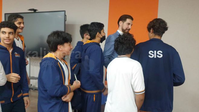 &Tau;&iota;&mu;&eta;&tau;&iota;&kappa;ή &pi;&lambda;&alpha;&kappa;έ&tau;&alpha; &sigma;&tau;&omicron;&nu; &Nu;ί&kappa;&omicron; &Phi;&lambda;ώ&rho;&omicron; &gamma;&iota;&alpha; &omicron;&mu;&iota;&lambda;ί&alpha; &sigma;&tau;&omicron; Ά&mu;&pi;&omicron;&upsilon; &Nu;&tau;ά&mu;&pi;&iota; (&epsilon;&iota;&kappa;ό&nu;&epsilon;&sigmaf;)