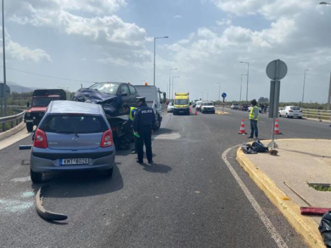 &Theta;&alpha;&nu;&alpha;&tau;&eta;&phi;ό&rho;&omicron; &tau;&rho;&omicron;&chi;&alpha;ί&omicron; &sigma;&tau;&eta;&nu; &pi;&alpha;&lambda;&iota;ά &Epsilon;&theta;&nu;&iota;&kappa;ή &Omicron;&delta;ό "&Kappa;&alpha;&lambda;&alpha;&mu;ά&tau;&alpha;&sigmaf; - &Tau;&rho;ί&pi;&omicron;&lambda;&eta;&sigmaf;" - &Tau;&rho;&alpha;&upsilon;&mu;&alpha;&tau;ί&sigma;&tau;&eta;&kappa;&epsilon; &omicron; &Gamma;&iota;ώ&rho;&gamma;&omicron;&sigmaf; &Mu;&pi;έ&zeta;&omicron;&sigmaf; &alpha;&pi;ό &tau;&eta;&nu; &Alpha;&rho;&kappa;&alpha;&delta;ί&alpha; (&epsilon;&iota;&kappa;ό&nu;&epsilon;&sigmaf;)