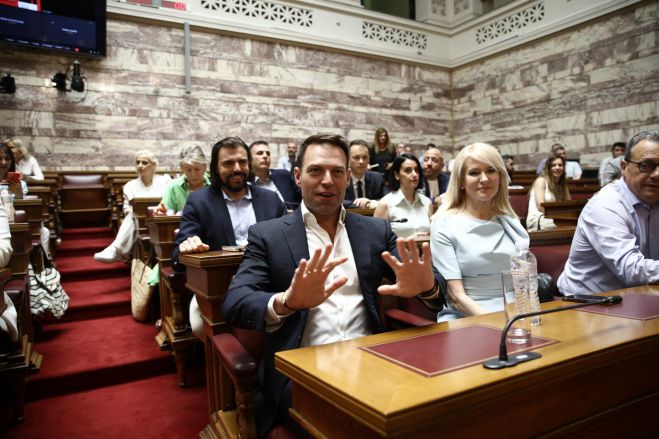 &Sigma;&Upsilon;&Rho;&Iota;&Zeta;&Alpha; | &Sigma;&kappa;&lambda;&eta;&rho;ή &epsilon;&pi;&iota;&sigma;&tau;&omicron;&lambda;ή &kappa;&alpha;&tau;ά &Kappa;&alpha;&sigma;&sigma;&epsilon;&lambda;ά&kappa;&eta; &alpha;&pi;ό 87 &beta;&omicron;&upsilon;&lambda;&epsilon;&upsilon;&tau;έ&sigmaf; &kappa;&alpha;&iota; &sigma;&tau;&epsilon;&lambda;έ&chi;&eta; - &Sigma;&upsilon;&nu;&upsilon;&pi;&omicron;&gamma;&rho;ά&phi;&epsilon;&iota; &kappa;&alpha;&iota; &omicron; &Alpha;&rho;&kappa;ά&sigmaf; &Chi;&rho;ή&sigma;&tau;&omicron;&sigmaf; &Sigma;&tau;ά&iota;&kappa;&omicron;&sigmaf;!