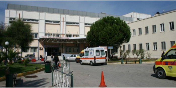 Απίστευτο περιστατικό: Γέννησε στα σκαλιά του Νοσοκομείου Κορίνθου!