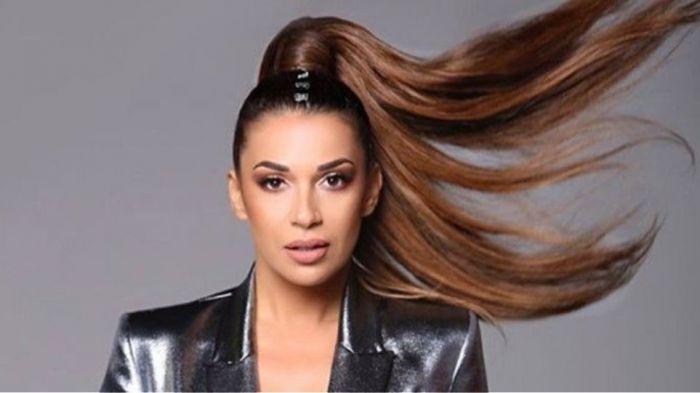 &Eta; έ&gamma;&kappa;&upsilon;&omicron;&sigmaf; &Epsilon;&lambda;έ&nu;&eta; &Chi;&alpha;&tau;&zeta;ί&delta;&omicron;&upsilon; έ&beta;&gamma;&alpha;&lambda;&epsilon; &phi;&omega;&tau;&omicron;&gamma;&rho;&alpha;&phi;ί&alpha; &tau;&eta;&nu; ώ&rho;&alpha; &pi;&omicron;&upsilon; &kappa;ά&nu;&epsilon;&iota; έ&nu;&epsilon;&sigma;&eta; &sigma;&tau;&eta;&nu; &kappa;&omicron;&iota;&lambda;&iota;ά &tau;&eta;&sigmaf;!