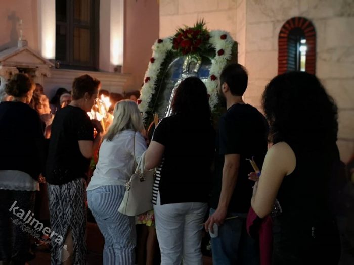 Τρίπολη | Ουρές πιστών για να προσκυνήσουν την εικόνα της Αγίας Παρασκευής (vd)