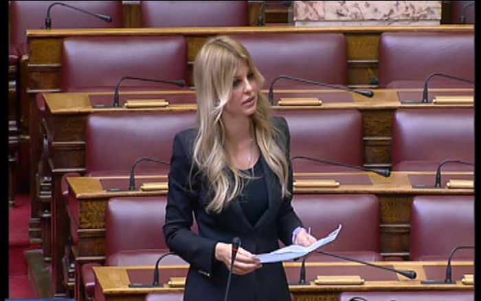 Έλενα Ράπτη: «Εγώ σήμερα κοινώνησα και θα συνεχίσω να κοινωνώ»