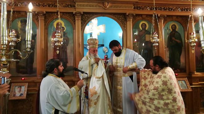 Πρεσβύτερος χειροτονήθηκε ο ιερέας Παναγιώτης Δημητρακόπουλος - Τι είπε στον λόγο του  (εικόνες)
