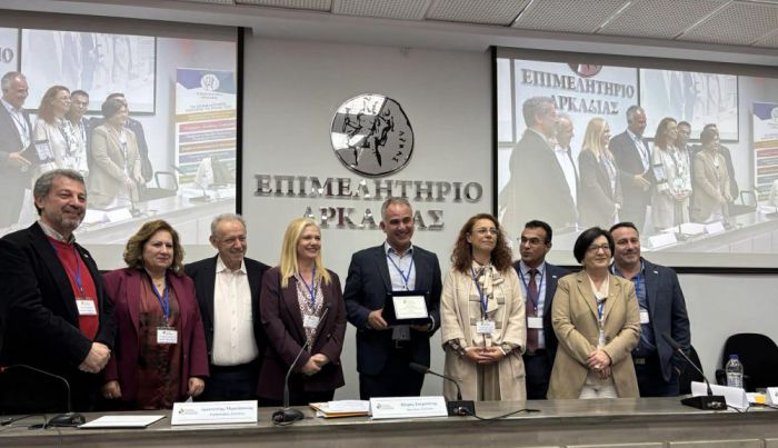 &Epsilon;&pi;&iota;&mu;&epsilon;&lambda;&eta;&tau;ή&rho;&iota;&omicron; &Alpha;&rho;&kappa;&alpha;&delta;ί&alpha;&sigmaf; | &Kappa;&omicron;&iota;&nu;ό&sigmaf; &sigma;&tau;ό&chi;&omicron;&sigmaf; &Delta;&iota;&omicron;&iota;&kappa;ή&sigma;&epsilon;&omega;&nu; &kappa;&alpha;&iota; &Upsilon;&pi;&alpha;&lambda;&lambda;ή&lambda;&omega;&nu; &eta; &sigma;&tau;ή&rho;&iota;&xi;&eta; &tau;&omega;&nu; &epsilon;&pi;&iota;&chi;&epsilon;&iota;&rho;ή&sigma;&epsilon;&omega;&nu; (&epsilon;&iota;&kappa;ό&nu;&epsilon;&sigmaf;)