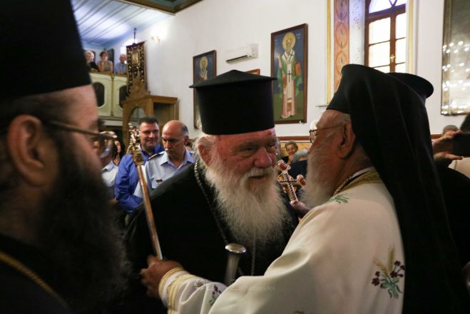 &Tau;&alpha; &omicron;&nu;&omicron;&mu;&alpha;&sigma;&tau;ή&rho;&iota;&alpha; &tau;&omicron;&upsilon; &Mu;&eta;&tau;&rho;&omicron;&pi;&omicron;&lambda;ί&tau;&eta; &Alpha;&lambda;έ&xi;&alpha;&nu;&delta;&rho;&omicron;&upsilon; &sigma;&tau;&omicron; &chi;&omega;&rho;&iota;ό &Pi;ά&pi;&alpha;&rho;&iota; - "&Pi;&alpha;&rho;ώ&nu;" &omicron; &Alpha;&rho;&chi;&iota;&epsilon;&pi;ί&sigma;&kappa;&omicron;&pi;&omicron;&sigmaf; &gamma;&iota;&alpha; &nu;&alpha; &epsilon;&upsilon;&chi;&eta;&theta;&epsilon;ί &sigma;&tau;&omicron;&nu; &Sigma;&epsilon;&beta;&alpha;&sigma;&mu;&iota;ώ&tau;&alpha;&tau;&omicron; (&epsilon;&iota;&kappa;ό&nu;&epsilon;&sigmaf; - &beta;ί&nu;&tau;&epsilon;&omicron;)