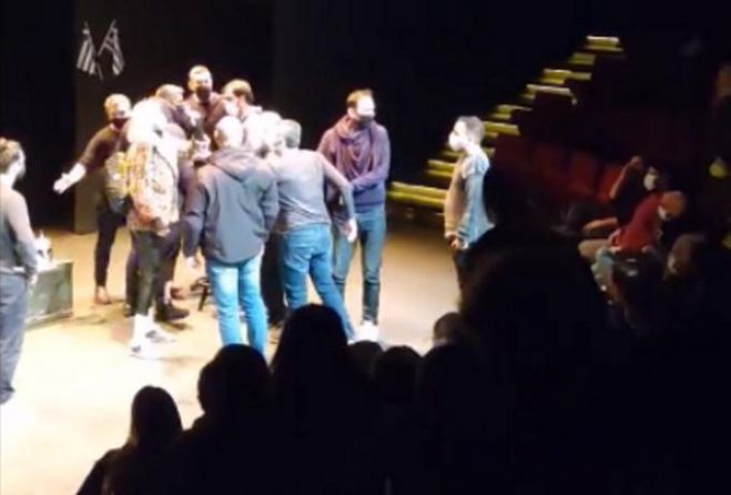 &laquo;&Epsilon;&upsilon;&chi;&alpha;&rho;&iota;&sigma;&tau;ώ &Chi;&alpha;&tau;&zeta;&eta;&nu;&iota;&kappa;&omicron;&lambda;ά&omicron;&upsilon;&raquo; | &Omicron; &Zeta;&alpha;&rho;&alpha;&lambda;ί&kappa;&omicron;&sigmaf; &tau;&rho;&omicron;&lambda;ά&rho;&epsilon;&iota; &tau;&omicron;&nu; Real FM &laquo;&pi;&omicron;&upsilon; &delta;&epsilon;&nu; &epsilon;ί&pi;&epsilon; &kappa;&omicron;&upsilon;&beta;έ&nu;&tau;&alpha; &gamma;&iota;&alpha; &tau;&omicron; &nu;&tau;&omicron;&upsilon;&raquo;