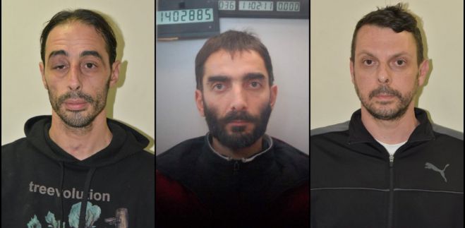 &Sigma;&tau;&eta; &delta;&eta;&mu;&omicron;&sigma;&iota;ό&tau;&eta;&tau;&alpha; &omicron;&iota; &phi;&omega;&tau;&omicron;&gamma;&rho;&alpha;&phi;ί&epsilon;&sigmaf; &tau;&omega;&nu; &mu;&epsilon;&lambda;ώ&nu; &tau;&eta;&sigmaf; &laquo;&Epsilon;&pi;&alpha;&nu;&alpha;&sigma;&tau;&alpha;&tau;&iota;&kappa;ή&sigmaf; &Alpha;&upsilon;&tau;&omicron;ά&mu;&upsilon;&nu;&alpha;&sigmaf;&raquo;