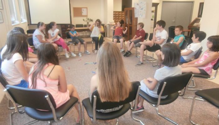 &Epsilon;&kappa;&pi;&alpha;&iota;&delta;&epsilon;&upsilon;&tau;&iota;&kappa;ό &pi;&rho;ό&gamma;&rho;&alpha;&mu;&mu;&alpha; &gamma;&iota;&alpha; &pi;&alpha;&iota;&delta;&iota;ά &sigma;&tau;&eta; &Beta;&iota;&beta;&lambda;&iota;&omicron;&theta;ή&kappa;&eta; &Tau;&rho;ί&pi;&omicron;&lambda;&eta;&sigmaf; (&epsilon;&iota;&kappa;ό&nu;&epsilon;&sigmaf;)