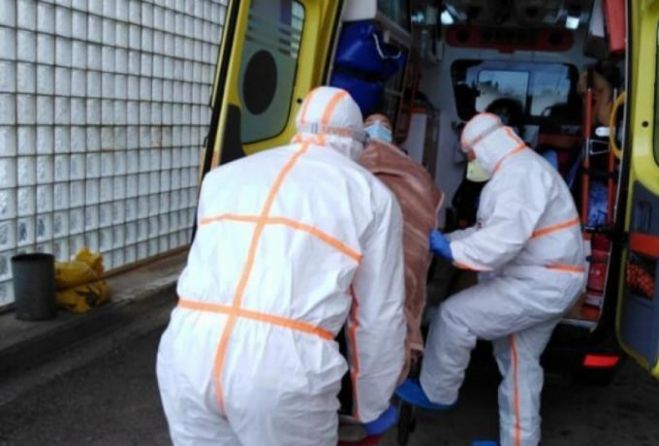 &Kappa;&omicron;&rho;&omega;&nu;&omicron;ϊό&sigmaf; | &Alpha;&kappa;ό&mu;&eta; &delta;ύ&omicron; &theta;ά&nu;&alpha;&tau;&omicron;&iota; &sigma;&tau;&eta;&nu; &Epsilon;&lambda;&lambda;ά&delta;&alpha; &ndash; Έ&phi;&tau;&alpha;&sigma;&alpha;&nu; &tau;&omicron;&upsilon;&sigmaf; 70