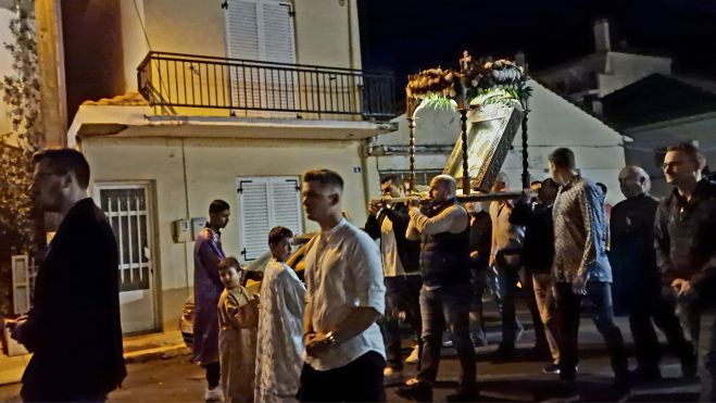 &Tau;&rho;ί&pi;&omicron;&lambda;&eta; | &Epsilon;&sigma;&pi;&epsilon;&rho;&iota;&nu;ό&sigmaf; &sigma;&tau;&eta;&nu; &Pi;&alpha;&nu;&alpha;&gamma;ί&alpha; &Gamma;&iota;ά&tau;&rho;&iota;&sigma;&sigma;&alpha; (&epsilon;&iota;&kappa;ό&nu;&epsilon;&sigmaf;)