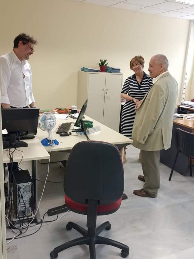 &Sigma;&tau;&omicron;&nu; &Epsilon;&Phi;&Kappa;&Alpha; &omicron; &Pi;&alpha;&pi;&alpha;&eta;&lambda;&iota;&omicron;ύ | &Epsilon;&lambda;ά&chi;&iota;&sigma;&tau;&omicron;&iota; &upsilon;&pi;ά&lambda;&lambda;&eta;&lambda;&omicron;&iota; έ&chi;&omicron;&upsilon;&nu; &mu;&epsilon;ί&nu;&epsilon;&iota; &sigma;&tau;&eta;&nu; &upsilon;&pi;&eta;&rho;&epsilon;&sigma;ί&alpha; - &Sigma;&tau;&omicron;&iota;&beta;ά&zeta;&omicron;&nu;&tau;&alpha;&iota; &omicron;&iota; &phi;ά&kappa;&epsilon;&lambda;&omicron;&iota;, &pi;&omicron;&lambda;ί&tau;&epsilon;&sigmaf; &sigma;&epsilon; &omicron;&upsilon;&rho;έ&sigmaf; &zeta;&eta;&tau;&omicron;ύ&nu; &pi;&lambda;&eta;&rho;&omicron;&phi;&omicron;&rho;ί&epsilon;&sigmaf;