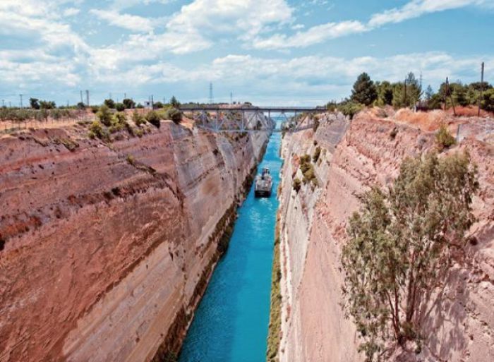 &Nu;&epsilon;&kappa;&rho;ή 45&chi;&rho;&omicron;&nu;&eta; &gamma;&upsilon;&nu;&alpha;ί&kappa;&alpha; &sigma;&tau;&eta; &Delta;&iota;ώ&rho;&upsilon;&gamma;&alpha; &tau;&eta;&sigmaf; &Kappa;&omicron;&rho;ί&nu;&theta;&omicron;&upsilon;