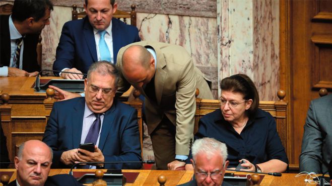 Νέο εκλογικό σύστημα | Αναλογικό μπόνους με βάση το ποσοστό του πρώτου κόμματος - Πλαφόν 4%-5% για είσοδο στη Βουλή - Ψήφος στους ομογενείς