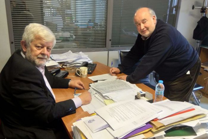 &Tau;&eta;&nu; &omicron;&delta;ύ&nu;&eta; &tau;&omicron;&upsilon; &epsilon;&kappa;&phi;&rho;ά&zeta;&epsilon;&iota; &omicron; &Sigma;&Upsilon;&Rho;&Iota;&Zeta;&Alpha; &Alpha;&rho;&kappa;&alpha;&delta;ί&alpha;&sigmaf; &gamma;&iota;&alpha; &tau;&omicron; &theta;ά&nu;&alpha;&tau;&omicron; &tau;&omicron;&upsilon; &Delta;&eta;&mu;ή&tau;&rho;&eta; &Pi;&alpha;&upsilon;&lambda;ή