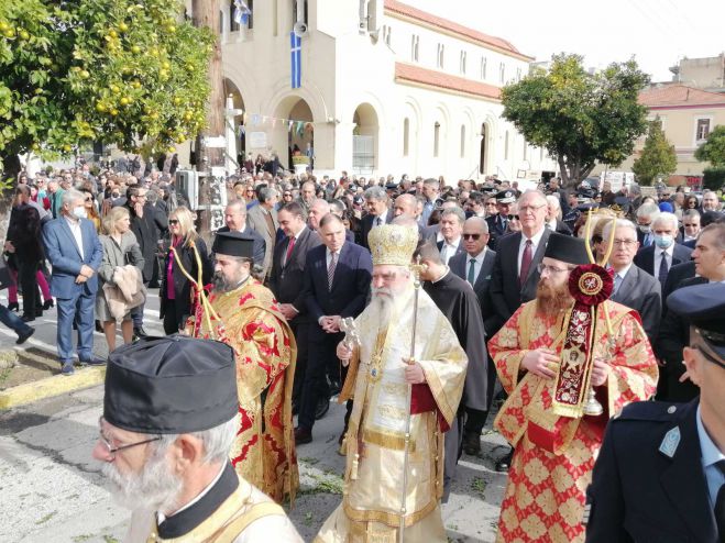 &Sigma;&tau;&eta; &Sigma;&pi;ά&rho;&tau;&eta; &omicron; &Chi;&rho;ή&sigma;&tau;&omicron;&sigmaf; &Lambda;&alpha;&mu;&pi;&rho;ό&pi;&omicron;&upsilon;&lambda;&omicron;&sigmaf; &sigma;&tau;&iota;&sigmaf; &epsilon;&omicron;&rho;&tau;&alpha;&sigma;&tau;&iota;&kappa;έ&sigmaf; &epsilon;&kappa;&delta;&eta;&lambda;ώ&sigma;&epsilon;&iota;&sigmaf; &gamma;&iota;&alpha; &tau;&omicron;&nu; &Pi;&omicron;&lambda;&iota;&omicron;ύ&chi;&omicron; &tau;&eta;&sigmaf;