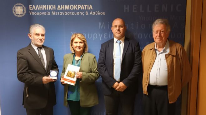 &Tau;&omicron; &Pi;&alpha;&gamma;&kappa;ό&sigma;&mu;&iota;&omicron; &Pi;&alpha;&nu;&alpha;&rho;&kappa;&alpha;&delta;&iota;&kappa;ό &Sigma;&upsilon;&nu;έ&delta;&rho;&iota;&omicron; &sigma;&tau;&omicron; &epsilon;&pi;ί&kappa;&epsilon;&nu;&tau;&rho;&omicron; &tau;&eta;&sigmaf; &sigma;&upsilon;&nu;ά&nu;&tau;&eta;&sigma;&eta;&sigmaf; &Beta;&omicron;ύ&lambda;&tau;&epsilon;&psi;&eta; - &Pi;&alpha;&nu;&alpha;&rho;&kappa;&alpha;&delta;&iota;&kappa;ή&sigmaf; &Omicron;&mu;&omicron;&sigma;&pi;&omicron;&nu;&delta;ί&alpha;&sigmaf; &Epsilon;&lambda;&lambda;ά&delta;&omicron;&sigmaf;