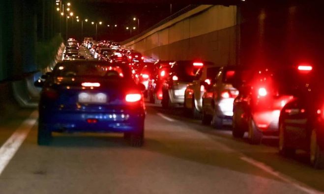 &Kappa;ί&nu;&eta;&sigma;&eta; | &Omicron;&upsilon;&rho;έ&sigmaf; &chi;&iota;&lambda;&iota;&omicron;&mu;έ&tau;&rho;&omega;&nu; &sigma;&epsilon; &Alpha;&theta;&eta;&nu;ώ&nu; - &Kappa;&omicron;&rho;ί&nu;&theta;&omicron;&upsilon; &kappa;&alpha;&iota; &Alpha;&theta;&eta;&nu;ώ&nu; - &Lambda;&alpha;&mu;ί&alpha;&sigmaf;