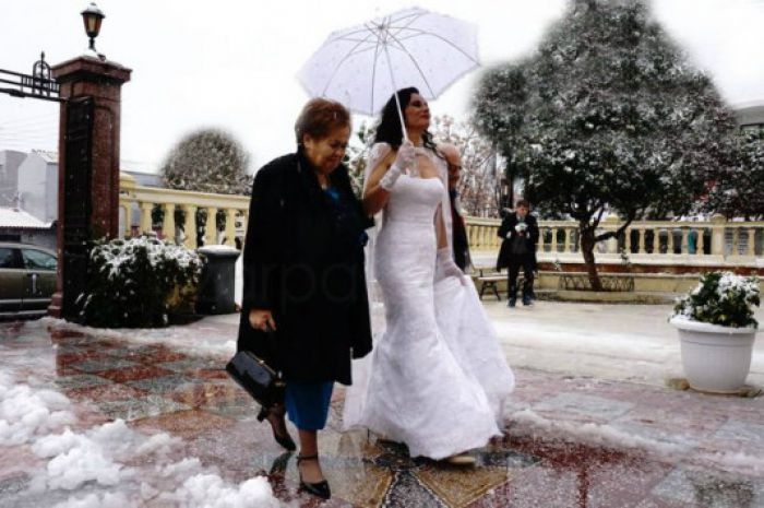 Κρήτη: Η νύφη του χιονιά - Viral οι εκπληκτικές φωτογραφίες του γάμου!