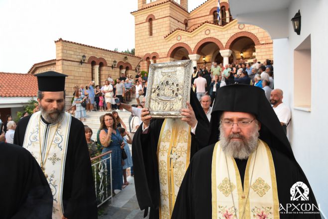 &Eta; &Mu;&upsilon;&rho;&omicron;&beta;&lambda;ύ&zeta;&omicron;&upsilon;&sigma;&alpha; &Pi;&alpha;&nu;&alpha;&gamma;ί&alpha; &Mu;&alpha;&lambda;&epsilon;&beta;ή &epsilon;&pi;έ&sigma;&tau;&rho;&epsilon;&psi;&epsilon; &sigma;&tau;&omicron; &mu;ό&nu;&iota;&mu;&omicron; &theta;&rho;ό&nu;&omicron; &tau;&eta;&sigmaf; (&epsilon;&iota;&kappa;ό&nu;&epsilon;&sigmaf;)