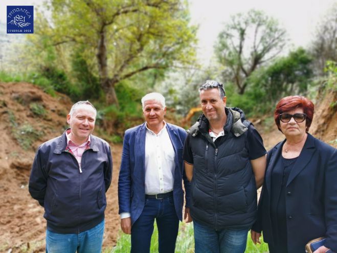 &Kappa;&alpha;&nu;&epsilon;&lambda;&lambda;ό&pi;&omicron;&upsilon;&lambda;&omicron;&sigmaf;  &alpha;&pi;ό &tau;&omicron; &Kappa;&omicron;&rho;ύ&theta;&iota;&omicron;: &laquo;&Kappa;ά&nu;&omicron;&upsilon;&mu;&epsilon; &alpha;&nu;&tau;&iota;&pi;&lambda;&eta;&mu;&mu;&upsilon;&rho;&iota;&kappa;ά έ&rho;&gamma;&alpha; &pi;&omicron;&upsilon; &delta;&epsilon;&nu; &epsilon;ί&chi;&alpha;&nu; &gamma;ί&nu;&epsilon;&iota; &pi;&omicron;&tau;έ &sigma;&tau;&omicron; &pi;&alpha;&rho;&epsilon;&lambda;&theta;ό&nu;&raquo; (vd)