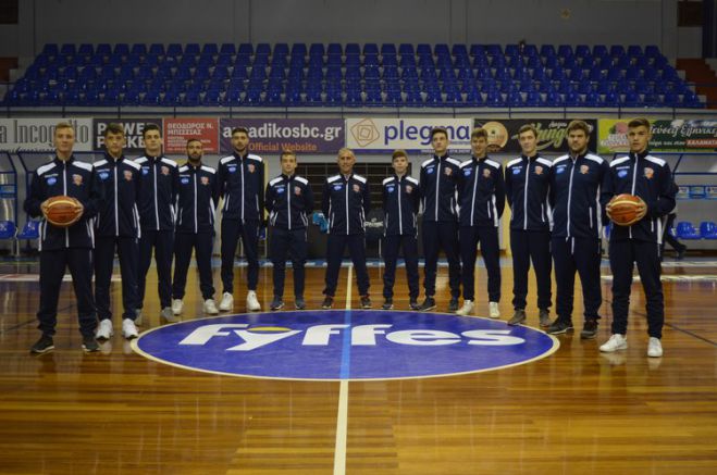 &Pi;&rho;ώ&tau;&eta; &nu;ί&kappa;&eta; &gamma;&iota;&alpha; &tau;&omicron;&nu; &Alpha;&rho;&kappa;&alpha;&delta;&iota;&kappa;ό &sigma;&tau;&eta;&nu; &Alpha;1 &Epsilon;&Kappa;&Alpha;&Sigma;&Kappa;&Epsilon;&Nu;&Omicron;&Pi; (vd)