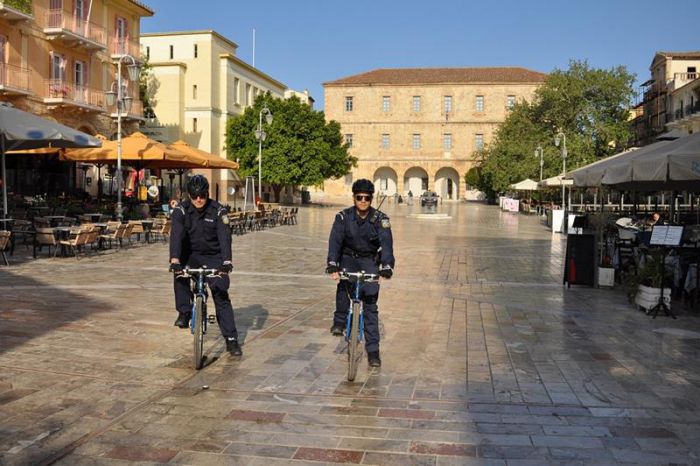 Περιπολίες με ... ποδήλατα στο γειτονικό Ναύπλιο (εικόνες)!