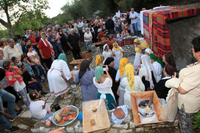 &Tau;&omicron; &Pi;&omicron;&lambda;&iota;&tau;&iota;&sigma;&tau;&iota;&kappa;ό &Kappa;&alpha;&lambda;&omicron;&kappa;&alpha;ί&rho;&iota; &sigma;&tau;&eta;&nu; &Gamma;&omicron;&rho;&tau;&upsilon;&nu;ί&alpha; (&epsilon;&iota;&kappa;ό&nu;&epsilon;&sigmaf;)