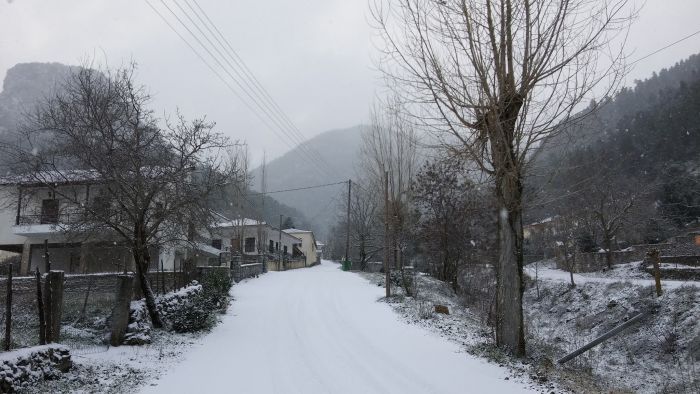 Όμορφες εικόνες από τη χιονισμένη Βλαχέρνα!