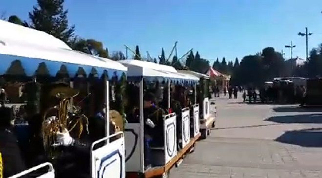 &Kappa;ά&lambda;&alpha;&nu;&tau;&alpha; &pi;ά&nu;&omega; &sigma;&tau;&omicron; &tau;&rho;&epsilon;&nu;ά&kappa;&iota; έ&pi;&alpha;&iota;&xi;&epsilon; &eta; &Phi;&iota;&lambda;&alpha;&rho;&mu;&omicron;&nu;&iota;&kappa;ή! (vd)