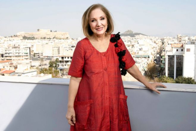 &Kappa;ά&rho;&mu;&epsilon;&nu; &Rho;&omicron;&upsilon;&gamma;&gamma;έ&rho;&eta;: "Ό&tau;&alpha;&nu; &delta;&iota;&alpha;&gamma;&nu;ώ&sigma;&tau;&eta;&kappa;&alpha; &mu;&epsilon; &kappa;&alpha;&rho;&kappa;ί&nu;&omicron; ... " (vd)