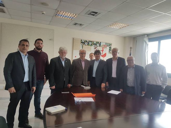 "&Omicron; &kappa;. &Gamma;&alpha;&beta;&rho;ό&gamma;&lambda;&omicron;&upsilon; έ&gamma;&rho;&alpha;&psi;&epsilon; &sigma;&tau;&alpha; &pi;&alpha;&lambda;&alpha;&iota;ό&tau;&epsilon;&rho;&alpha; &tau;&omega;&nu; &upsilon;&pi;&omicron;&delta;&eta;&mu;ά&tau;&omega;&nu; &tau;&omicron;&upsilon; &tau;&eta;&nu; &tau;&omicron;&pi;&iota;&kappa;ή &kappa;&omicron;&iota;&nu;&omega;&nu;ί&alpha; &tau;&eta;&sigmaf; &Tau;&rho;ί&pi;&omicron;&lambda;&eta;&sigmaf;"