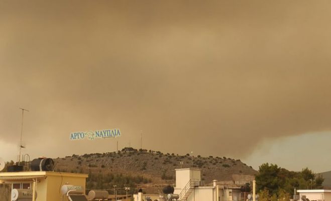 &Mu;&upsilon;&rho;ί&zeta;&epsilon;&iota; &kappa;&alpha;&mu;έ&nu;&omicron; &sigma;&epsilon; ό&lambda;&eta; &tau;&eta;&nu; &Alpha;&rho;&gamma;&omicron;&lambda;ί&delta;&alpha; &ndash; &Mu;&alpha;ύ&rho;&iota;&sigma;&epsilon; &omicron; &omicron;&upsilon;&rho;&alpha;&nu;ό&sigmaf; &sigma;&tau;&omicron; &Nu;&alpha;ύ&pi;&lambda;&iota;&omicron;