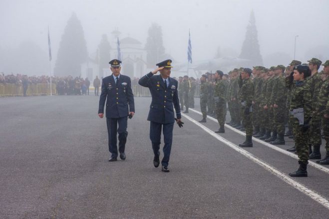 &Tau;&rho;ί&pi;&omicron;&lambda;&eta; | &Omicron;&rho;&kappa;ί&sigma;&tau;&eta;&kappa;&alpha;&nu; &nu;&epsilon;&omicron;&sigma;ύ&lambda;&lambda;&epsilon;&kappa;&tau;&omicron;&iota; &sigma;&tau;&eta;&nu; &Pi;&omicron;&lambda;&epsilon;&mu;&iota;&kappa;ή &Alpha;&epsilon;&rho;&omicron;&pi;&omicron;&rho;ί&alpha; (&epsilon;&iota;&kappa;ό&nu;&epsilon;&sigmaf;)