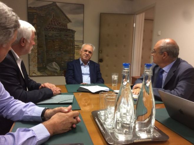 Οι απαντήσεις Νικολάκου για περιφερειακή τράπεζα και ενεργειακή κοινότητα