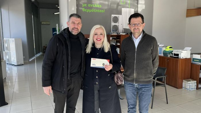 &Omicron; &Epsilon;&mu;&pi;&omicron;&rho;&iota;&kappa;ό&sigmaf; &Sigma;ύ&lambda;&lambda;&omicron;&gamma;&omicron;&sigmaf; &Tau;&rho;ί&pi;&omicron;&lambda;&eta;&sigmaf; &pi;&alpha;&rho;έ&delta;&omega;&sigma;&epsilon; &tau;&omicron; &mu;&epsilon;&gamma;ά&lambda;&omicron; &delta;ώ&rho;&omicron; &tau;&eta;&sigmaf; &kappa;&lambda;ή&rho;&omega;&sigma;&eta;&sigmaf; &sigma;&tau;&eta;&nu; &tau;&upsilon;&chi;&epsilon;&rho;ή &tau;&eta;&sigmaf; &beta;&rho;&alpha;&delta;&iota;ά&sigmaf;! (&epsilon;&iota;&kappa;ό&nu;&epsilon;&sigmaf;)