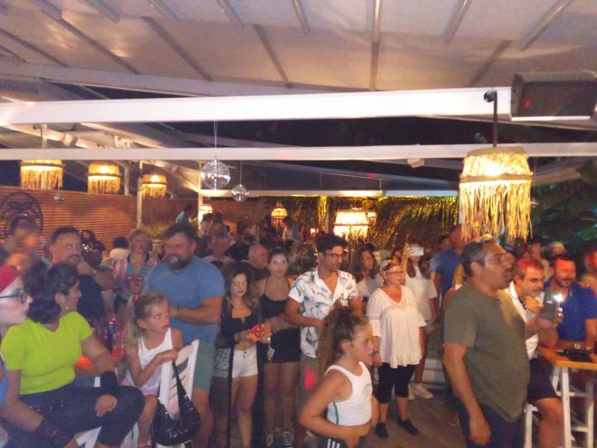 &Beta;each&nbsp;Party &epsilon;&mu;&pi;&nu;&epsilon;&upsilon;&sigma;&mu;έ&nu;&omicron; &alpha;&pi;ό &tau;&eta;&nbsp;&chi;&rho;&upsilon;&sigma;ή &delta;&epsilon;&kappa;&alpha;&epsilon;&tau;ί&alpha; &tau;&omicron;&upsilon; '80s &sigma;&tau;&omicron; &Pi;&alpha;&rho;ά&lambda;&iota;&omicron; Ά&sigma;&tau;&rho;&omicron;&sigmaf;! (&epsilon;&iota;&kappa;ό&nu;&epsilon;&sigmaf;)