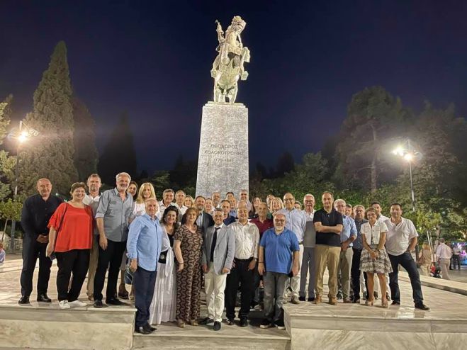 &Eta; &Omicron;&lambda;&omicron;&mu;έ&lambda;&epsilon;&iota;&alpha; &tau;&omega;&nu; &Pi;&rho;&omicron;έ&delta;&rho;&omega;&nu; &mu;&pi;&rho;&omicron;&sigma;&tau;ά &sigma;&tau;&omicron;&nu; &epsilon;&pi;&iota;&beta;&lambda;&eta;&tau;&iota;&kappa;ό &alpha;&nu;&delta;&rho;&iota;ά&nu;&tau;&alpha; &tau;&omicron;&upsilon; &Kappa;&omicron;&lambda;&omicron;&kappa;&omicron;&tau;&rho;ώ&nu;&eta;!