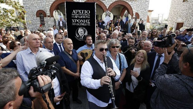 Χρόνης Αηδονίδης | Με παραδοσιακά τραγούδια το τελευταίο αντίο στον κορυφαίο δάσκαλο