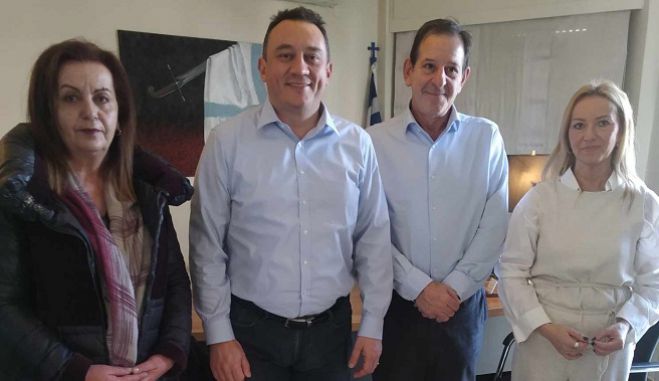 &Sigma;&tau;&omicron; &epsilon;&pi;ί&kappa;&epsilon;&nu;&tau;&rho;&omicron; &tau;&alpha; &pi;&rho;&omicron;&beta;&lambda;ή&mu;&alpha;&tau;&alpha; &tau;&omicron;&upsilon; &Pi;&alpha;&nu;&alpha;&rho;&kappa;&alpha;&delta;&iota;&kappa;&omicron;ύ &Nu;&omicron;&sigma;&omicron;&kappa;&omicron;&mu;&epsilon;ί&omicron;&upsilon; | &Eta; &omicron;&mu;ά&delta;&alpha; &sigma;&tau;ή&rho;&iota;&xi;&eta;&sigmaf; &kappa;&alpha;&iota; &eta; &sigma;&upsilon;&nu;ά&nu;&tau;&eta;&sigma;&eta; &mu;&epsilon; &Beta;&lambda;ά&sigma;&eta; &sigma;&tau;&eta;&nu; &Tau;&rho;ί&pi;&omicron;&lambda;&eta;