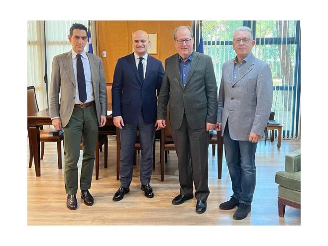 &Iota;&kappa;&alpha;&nu;&omicron;&pi;&omicron;ί&eta;&sigma;&eta; &kappa;&alpha;&iota; &alpha;&iota;&sigma;&iota;&omicron;&delta;&omicron;&xi;ί&alpha; &alpha;&pi;ό &tau;&eta;&nu; &pi;&rho;&omicron;&sigma;&pi;ά&theta;&epsilon;&iota;&alpha; &tau;&omicron;&upsilon; &pi;&epsilon;&rho;&iota;&phi;&epsilon;&rho;&epsilon;&iota;ά&rho;&chi;&eta; &Pi;&epsilon;&lambda;&omicron;&pi;&omicron;&nu;&nu;ή&sigma;&omicron;&upsilon; &Pi;. &Nu;ί&kappa;&alpha; &gamma;&iota;&alpha; &tau;&eta;&nu; &epsilon;&pi;&alpha;&nu;&alpha;&lambda;&epsilon;&iota;&tau;&omicron;&upsilon;&rho;&gamma;ί&alpha; &tau;&omicron;&upsilon; &tau;&rho;έ&nu;&omicron;&upsilon;