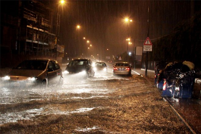 &Kappa;ύ&mu;&alpha; &kappa;&alpha;&kappa;&omicron;&kappa;&alpha;&iota;&rho;ί&alpha;&sigmaf; &sigma;&alpha;&rho;ώ&nu;&epsilon;&iota; &tau;&eta;&nu; &Iota;&tau;&alpha;&lambda;ί&alpha; | 12 &omicron;&iota; &nu;&epsilon;&kappa;&rho;&omicron;ί &sigma;&tau;&eta; &Sigma;&iota;&kappa;&epsilon;&lambda;ί&alpha; (vd)